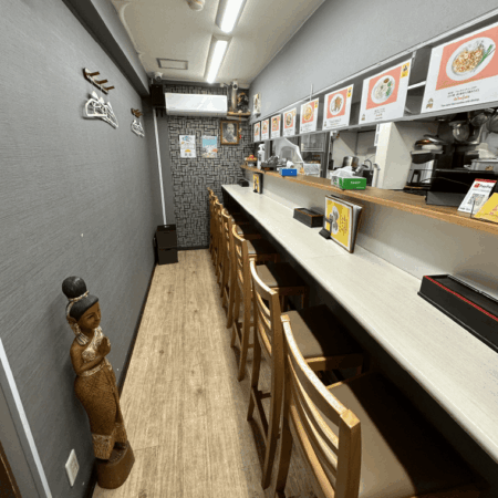 麺類が充実したタイ料理店【チキンワンヌードル】