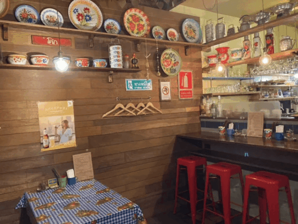 目と耳と舌でタイを味わう空間
